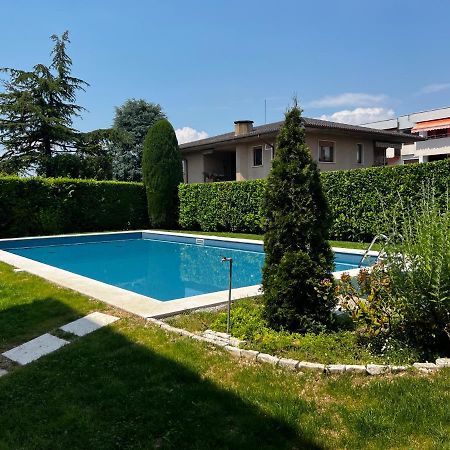 Apartment Cornicello With Pool By Glam Bardolino Bagian luar foto