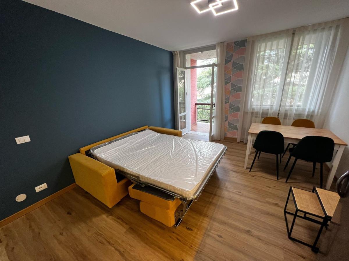 Apartment Cornicello With Pool By Glam Bardolino Bagian luar foto